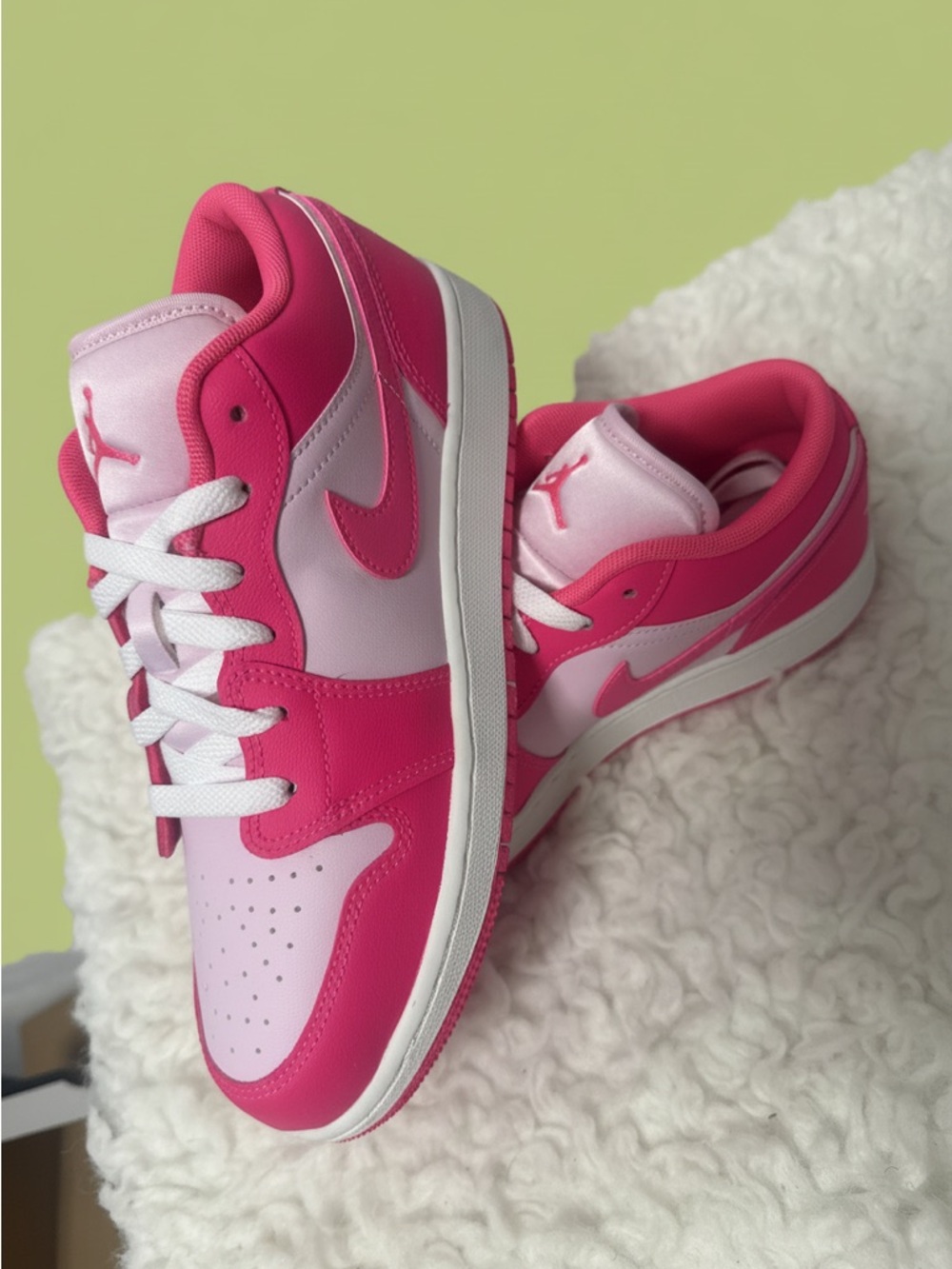 Nike Kids Low-Top Sneakers in Hot Pink and Light Pink